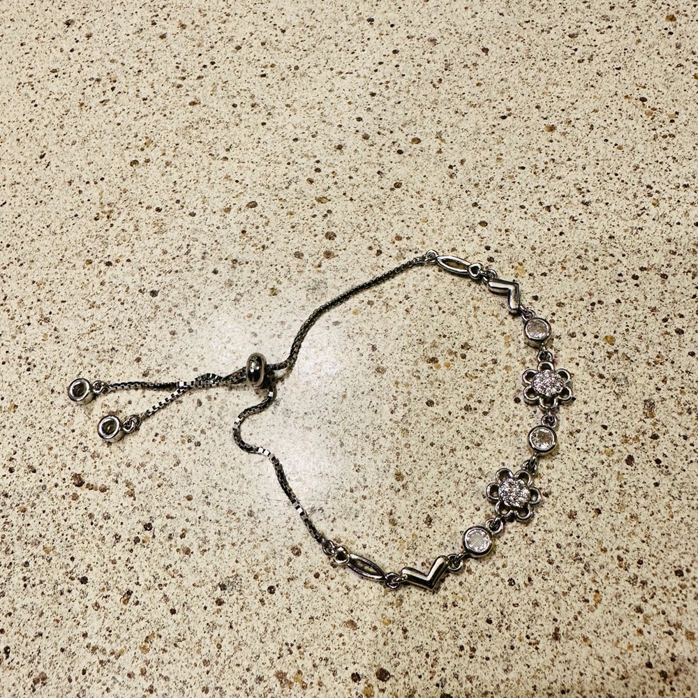 Elegant Silver Floral Bracelet